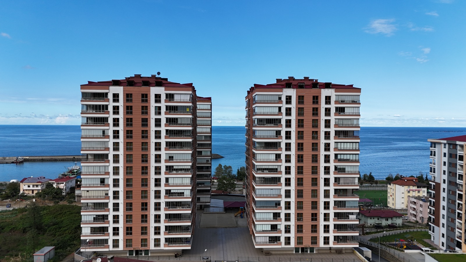 MABEL GAYRİMENKUL/ VAKFIKEBİR HUZUR PLAZA'DA 3+1 SATILIK DAİRE